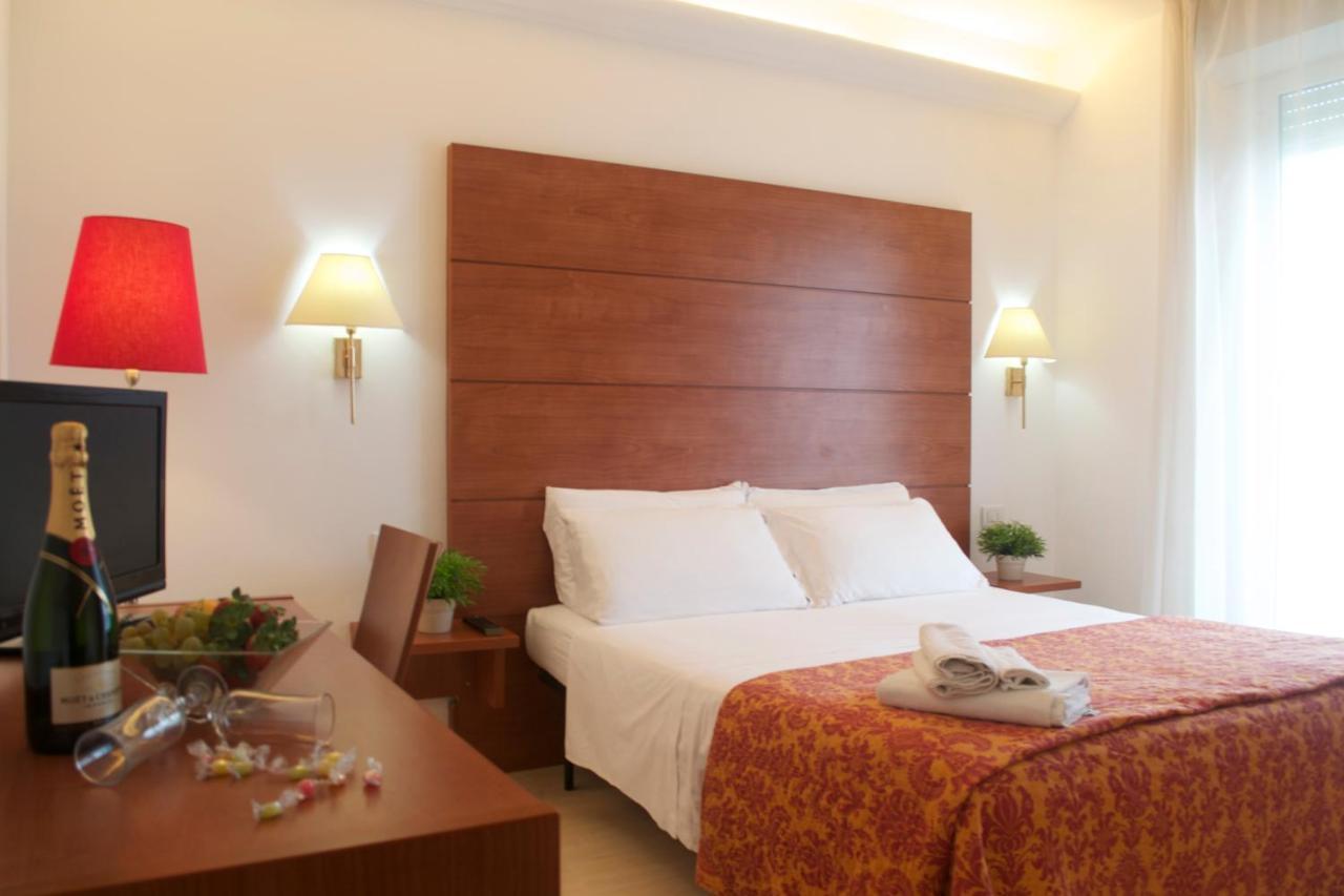 Hotel Villa Del Parco Rimini Buitenkant foto