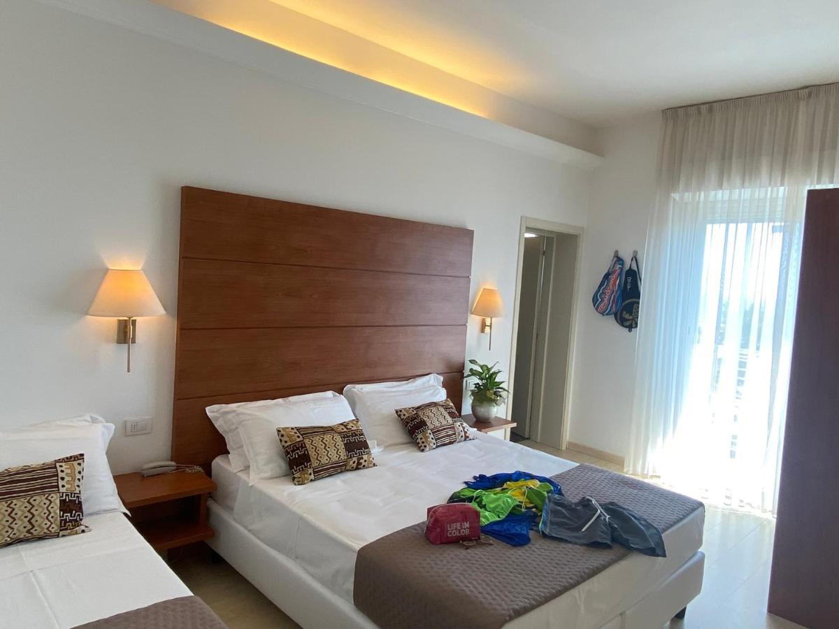 Hotel Villa Del Parco Rimini Buitenkant foto